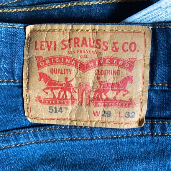 Blue Levi’s jeans size 29 x 32 - Picture 2 of 3